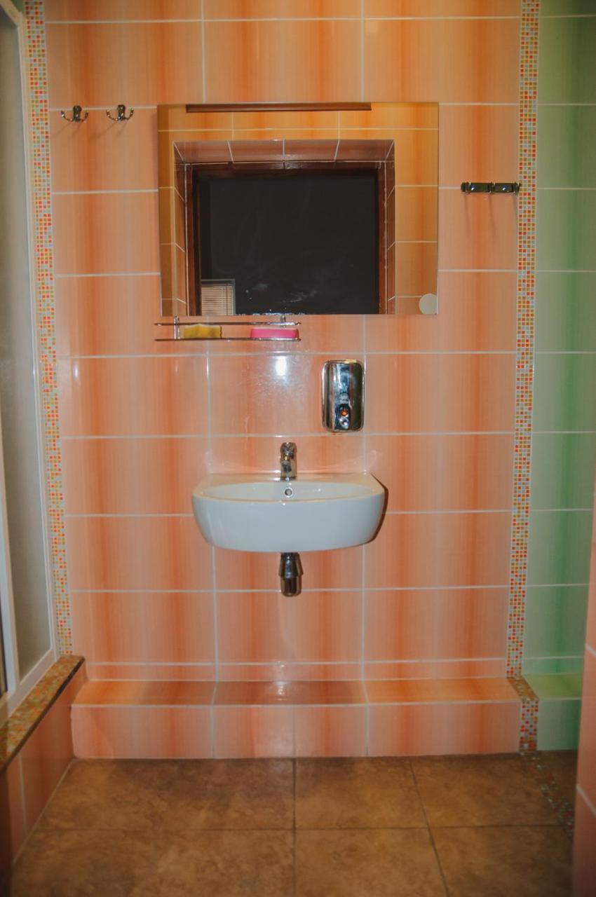 Hostel Stozhary Ternopil Eksteriør billede